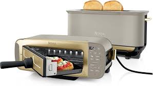Code promo Ninja grille-pain et petit électroménager de cuisine CASESN10 permettant d'obtenir -10% de réduction sur les petits appareils Ninja disponibles sur sharkninja.fr, dont le grille-pain gril et presse à panini Foodi 3-en-1 ST200EUWH à 134,99€, la bouilloire à température réglable Ninja 1,7 L inox KT201EU permettant de régler la température au degré près pour le thé vert à 70°C le thé blanc à 80°C ou le café filtre à 90°C à 89,99€, la bouilloire Bleu cyber space KT201EUCYD à 116,99€ et la thermosonde à viande sans fil ProChef WP100EU pour une cuisson précise au degré près à 89,99€, code cumulable avec toutes les promotions en cours sur le site officiel Ninja