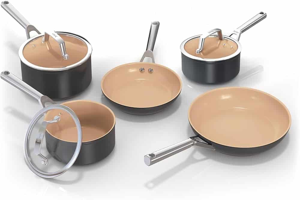Code promo Ninja batterie de cuisine EverClad et Extended Life CASESN10 permettant d'obtenir -10% de réduction sur toute la gamme d'ustensiles de cuisine Ninja disponibles sur sharkninja.fr, dont l'ensemble 5 pièces en acier inoxydable EverClad C95005EUI avec triple couche pour une répartition homogène de la chaleur à 449,99€, l'ensemble 2 poêles à frire inox EverClad C92000EUI à 179,99€, la batterie de 2 poêles en céramique Extended Life CW92000EUI testée pour résister à 5 fois plus d'utilisations que les céramiques standard à 98,99€, le wok céramique Extended Life 28 cm à 80,99€, la sauteuse céramique 26 cm à 71,99€, la poêle à crêpes céramique 24 cm à 53,99€ et le bloc de 6 couteaux StaySharp en acier inoxydable K62006EUWH à 170,99€, code cumulable avec toutes les promotions en cours sur le site officiel Ninja