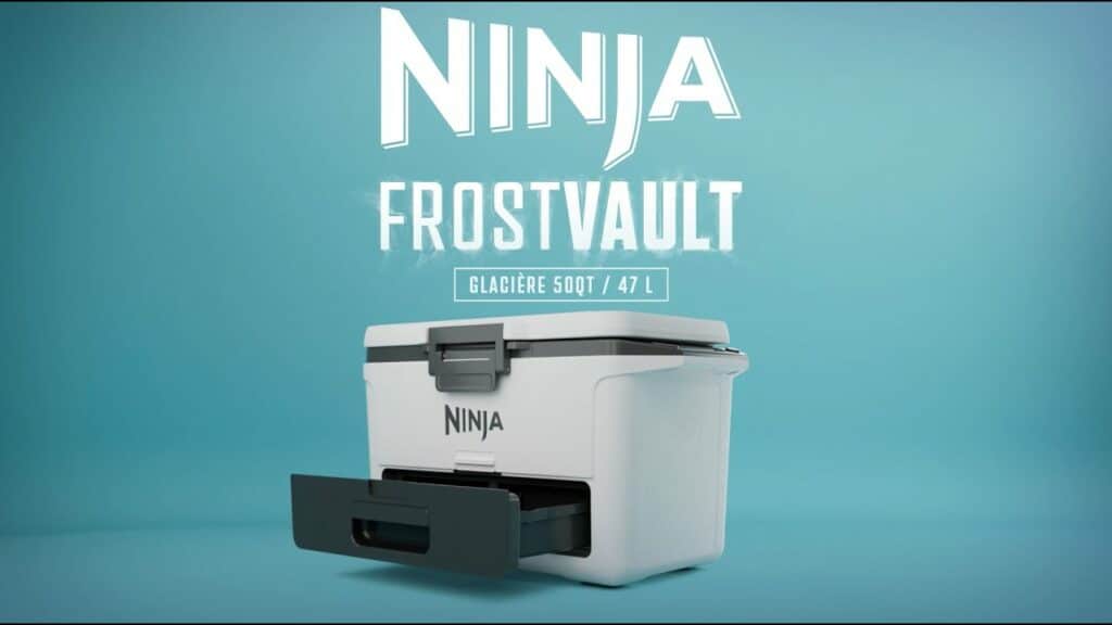Code promo Ninja FrostVault glacières CASESN10 permettant d'obtenir -10% de réduction sur toute la gamme de glacières Ninja disponibles sur sharkninja.fr, dont la FrostVault 61 L roulante avec zone sèche FB265EUUKWH et FB265EUUKGY à 341,99€, la FrostVault 42 L roulante avec zone sèche coloris Olive FB245EUUKDBGN à 224,99€ au lieu de 349,99€, la FrostVault 42 L roulante Gris FB245EUGY à 224,99€ au lieu de 299,99€, la FrostVault 28 L roulante FB230EUWH à 251,99€, les FrostVault 47 L FB151EUWH et FB151EUGY à 224,99€ et les FrostVault 28 L FB131EUWH et FB131EUGY les modèles les plus remisés du catalogue à 116,99€ au lieu de 199,99€, toutes avec zone sèche intégrée pour séparer les aliments des glaçons, code cumulable avec toutes les promotions en cours sur le site officiel Ninja