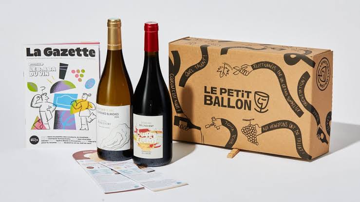 Chaque bouteille de cette sélection arrive avec une fiche de dégustation qui explique le choix du sommelier, un contexte qu'on n'a jamais au rayon vin d'un supermarché.