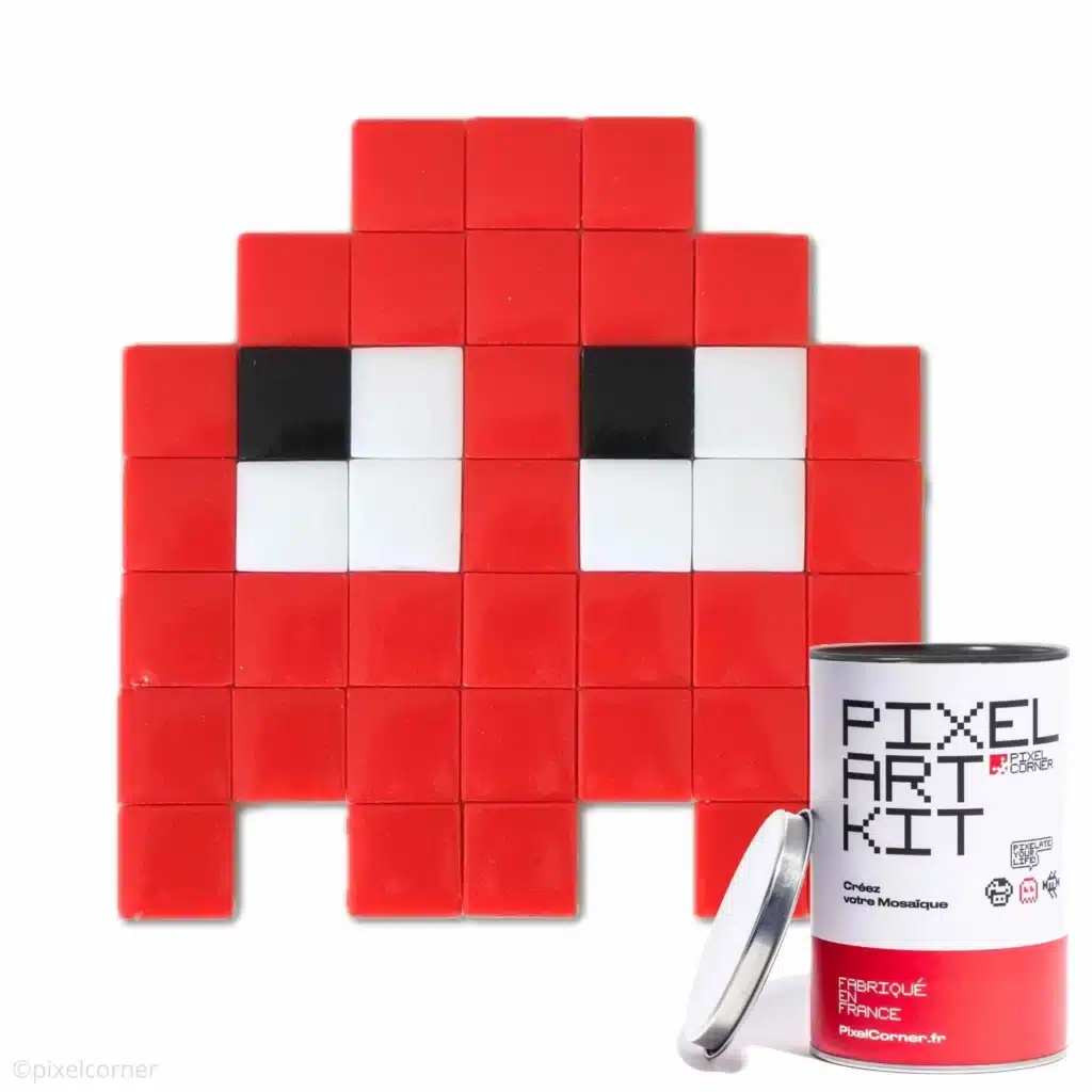Kit Pixel Art Les Gloomie(s) de Pixel Corner et sa mosaïque en verre, pour illustrer un cadeau créatif d'ado