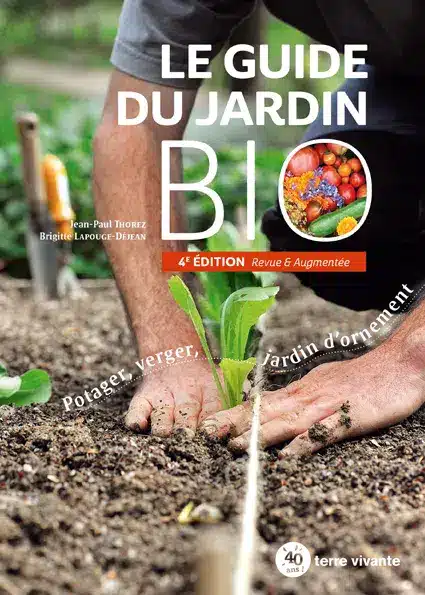 Ce livre est resté ouvert sur mon rebord de fenêtre tout un printemps, taché de terre à force d'aller le consulter entre deux plantations. Les schémas d'association de cultures sont assez précis pour qu'on les suive sans deviner.