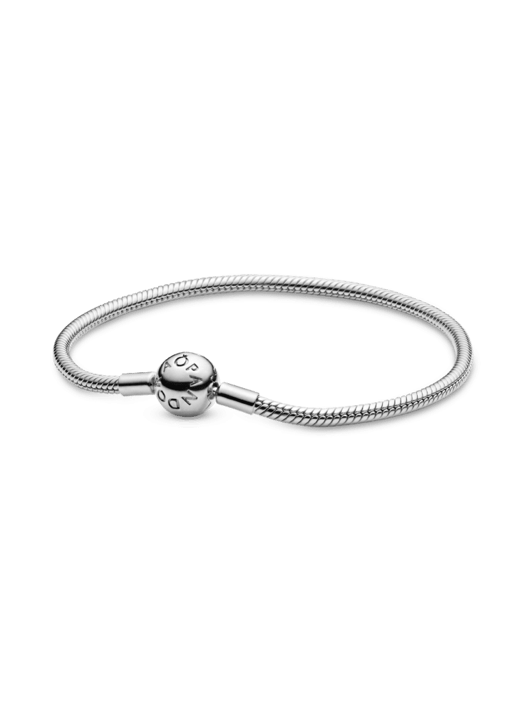 Cliché du bracelet Pandora Moments maille serpent en argent, idée de bijou pour l'anniversaire d'une ado