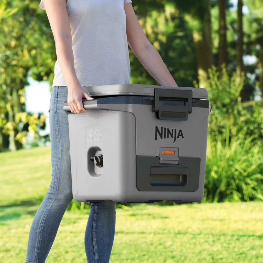 Aperçu du tarif de la glacière Ninja FrostVault sur le site officiel en France, avec comparatif des prix face aux modèles haut de gamme comme Yeti et Rtic – informations utiles pour les futurs acheteurs soucieux du rapport qualité/prix.