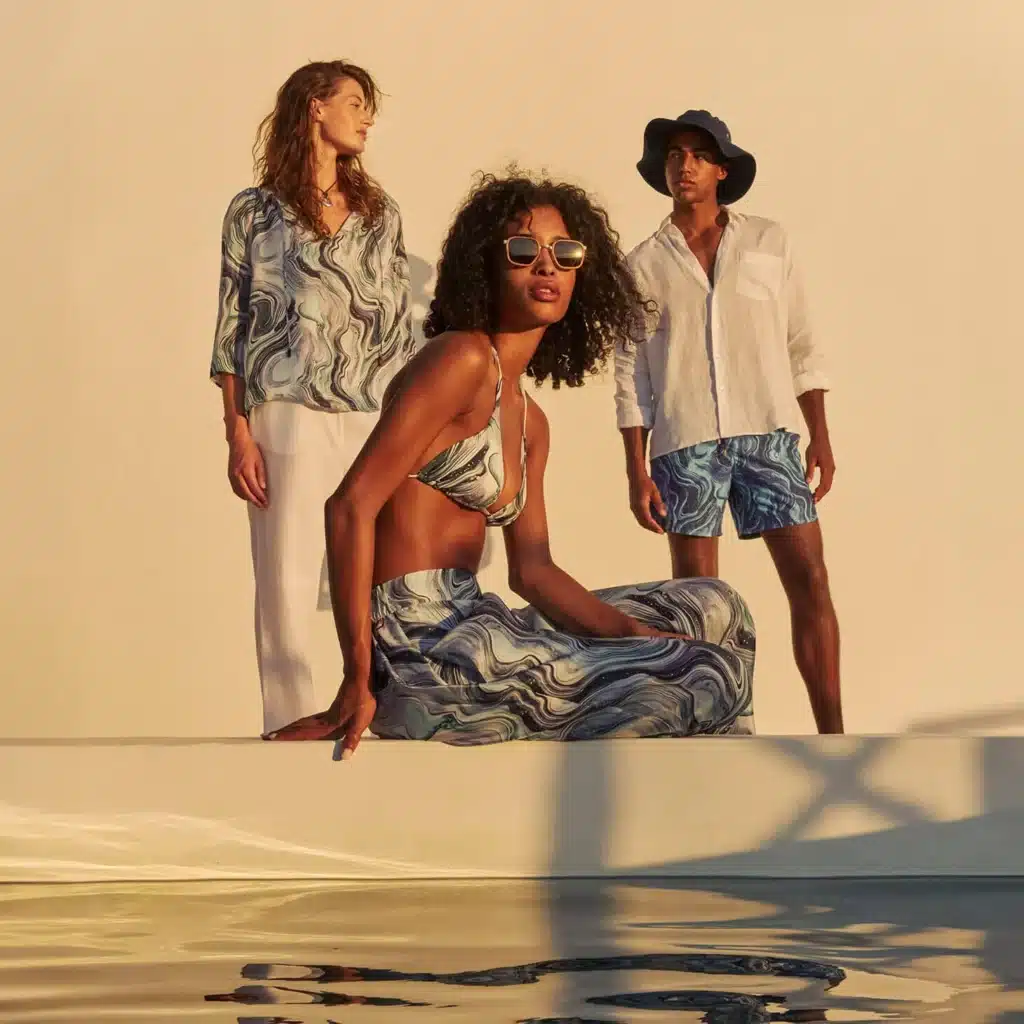 une femme avec maillot et robe pour illustrer un avis sur vilbrequin