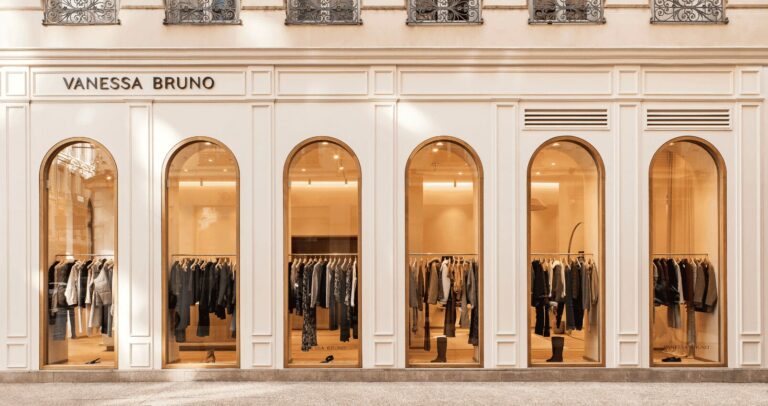 Illustration représentant l’univers de Vanessa Bruno une marque française de prêt-à-porter et sacs au style bohème chic entre cabas iconique et mode moon