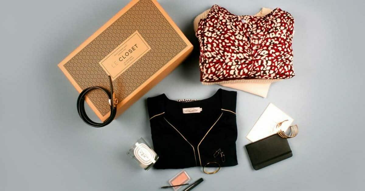 Abonnement mensuel Le Closet, idée de cadeau d’anniversaire originale pour une maman coquette qui aime varier les styles sans encombrer son dressing. Grâce à cette location de vêtements de qualité, elle reçoit chaque mois des pièces de créateurs à essayer ou garder. Parfait pour une mère qui aime la mode mais pas la fast fashion, ce cadeau est une attention personnalisée, moderne, et zéro prise de tête.