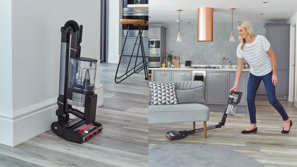 Aspirateur balai sans fil Shark Stratos avec double batterie posé près d’un escalier, illustrant sa puissance, son autonomie longue durée et ses accessoires pour les poils d’animaux.