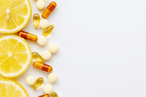 Présentation des compléments alimentaires selon les besoins comme beauté peau cheveux ongles énergie immunité récupération digestion sommeil et articulations