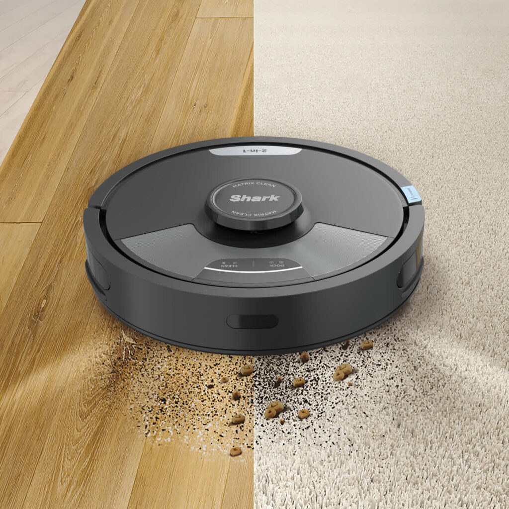 aspirateur robot Shark Matrix Plus avec station d’auto-vidage dans un intérieur moderne