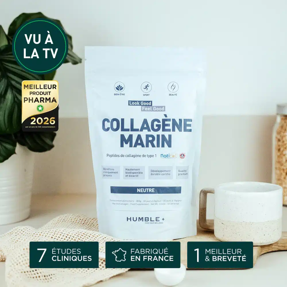 boîte du collagène marin Humble+ posée sur un plan clair, avec verre d’eau et mesure de poudre à côté, ambiance minimaliste française