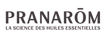 Laboratoire Pranarôm et ses équipes, symbolisant l’aromathérapie scientifique, la pureté des huiles essentielles et l’engagement environnemental du laboratoire.