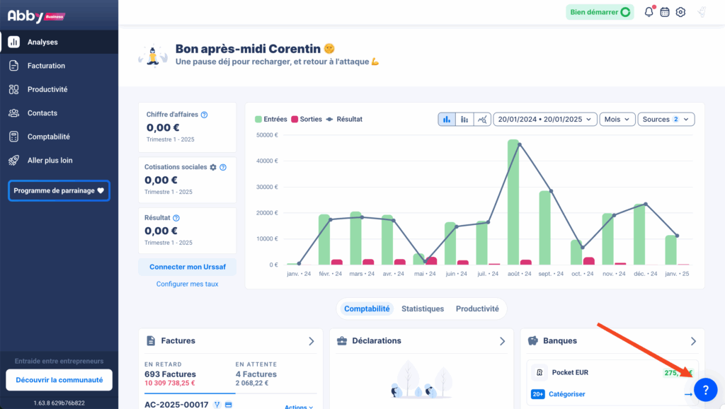 Comparaison entre les logiciels Abby et Indy pour auto-entrepreneurs, avec une mise en évidence des différences de cible, fonctionnalités et tarifs