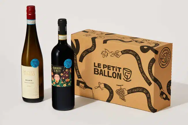 Sélection de bouteilles issues des formules Petits Curieux Fins Gourmets et Grands Experts pour illustrer les abonnements vin Le Petit Ballon et leur progression de prix et de qualité.