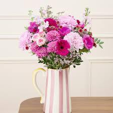 Illustration des avis clients Bergamotte avec un bouquet frais sous lumière naturelle pour accompagner la réputation de la marque.