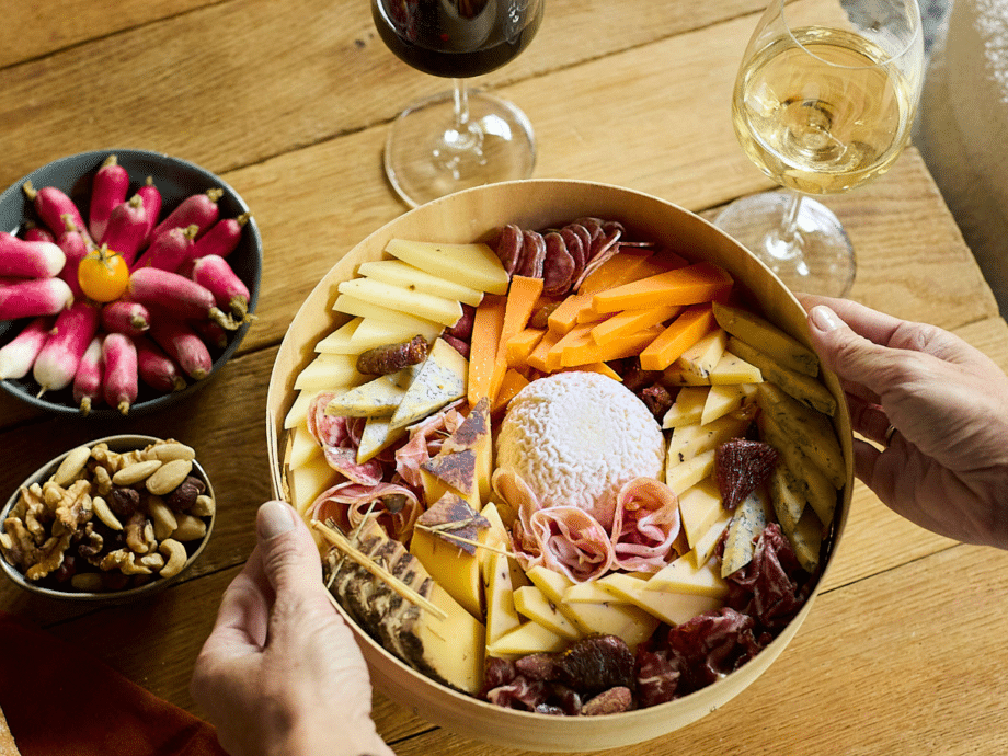 Sélection variée de fromages fermiers disponibles à l’achat à la pièce sur la fromagerie en ligne de La Boite du Fromager.