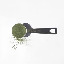 Complément Onely Cuure intégré dans une routine matinale avec préparation de la boisson