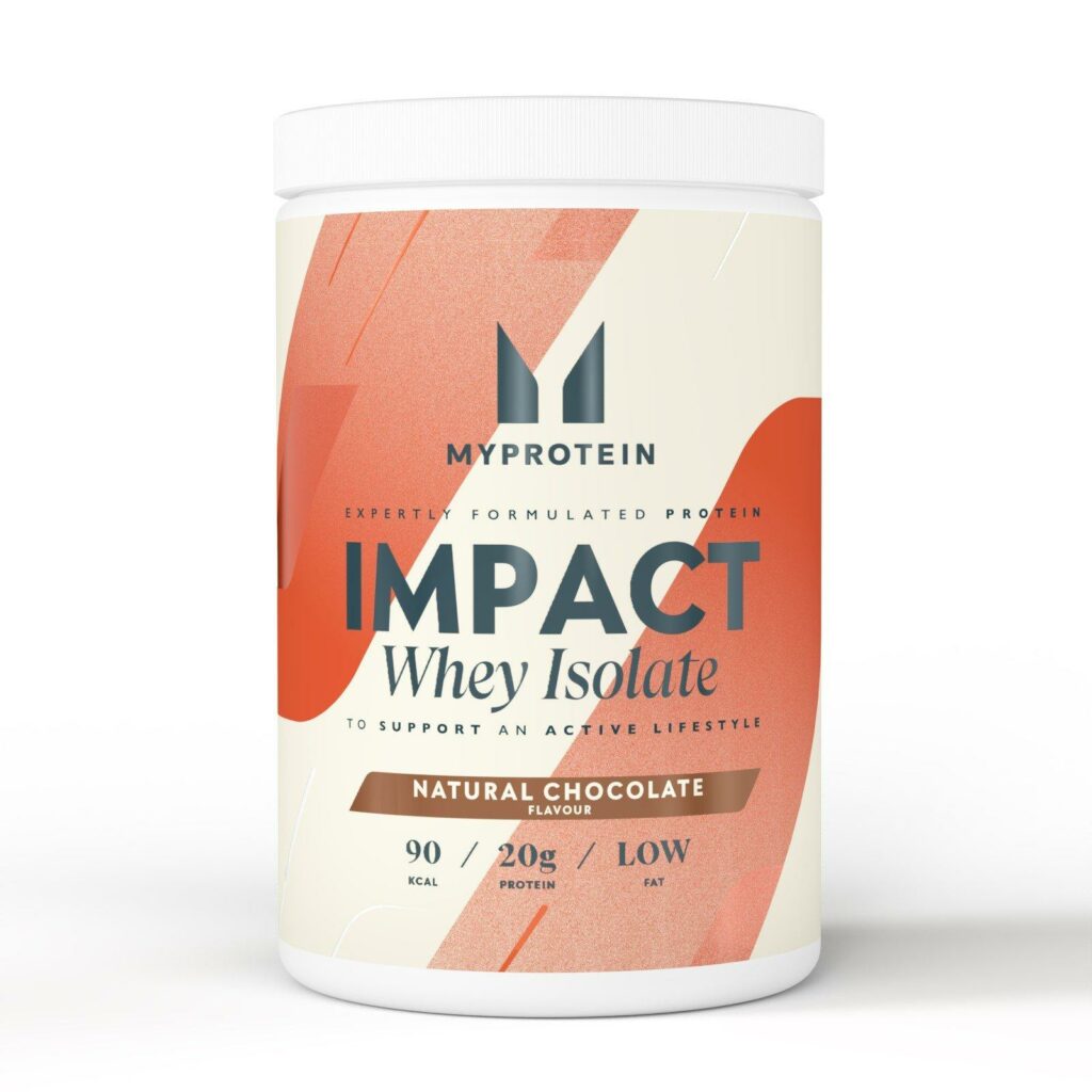 Pot d’Impact Whey Isolate MyProtein avec cuillère doseuse visible