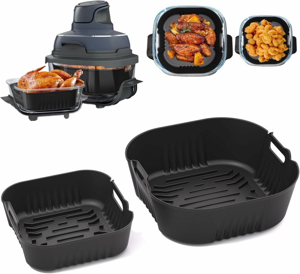 Moules en silicone placés à l’intérieur d’un bol en verre Ninja Crispi, utilisés pour des préparations liquides comme des flans ou des appareils à gâteau