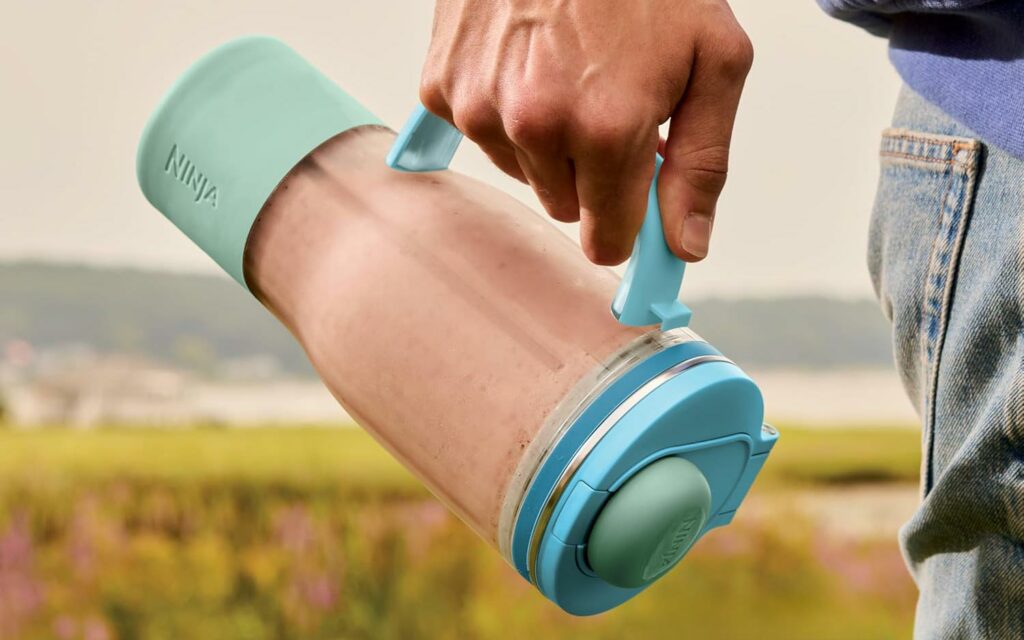 Gourde de voyage étanche du Ninja BlendBoss adaptée aux smoothies à emporter pour le sport, le travail ou les déplacements