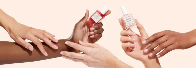 Avis complet sur la gamme Active de Manucurist : test des vernis soins Active Glow, Active Shine, Active Bright, Active Smooth et Active Blur sur ongles naturels, après six semaines d'utilisation quotidienne, pour des ongles striés en convalescence post semi-permanent