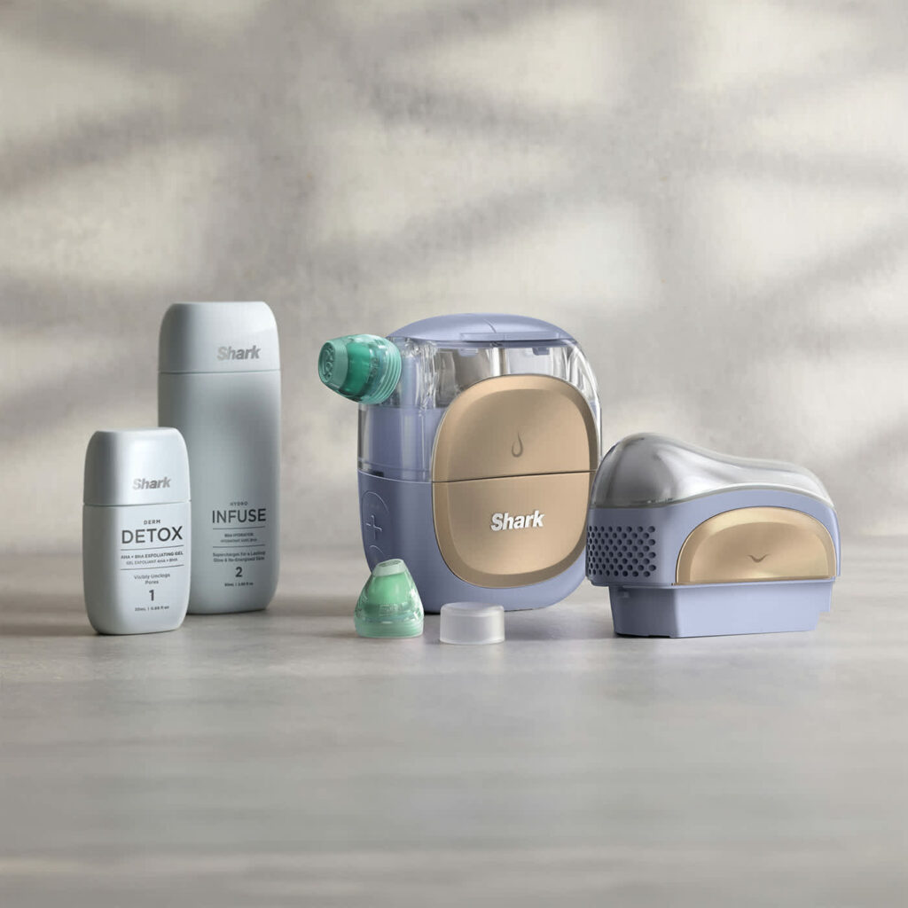 une image avec tous les accessoires et consommables du facial pro glow de shark