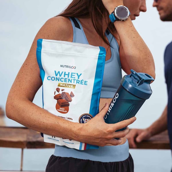 Shaker de whey chocolat Nutri&Co préparé dans les minutes qui suivent une séance