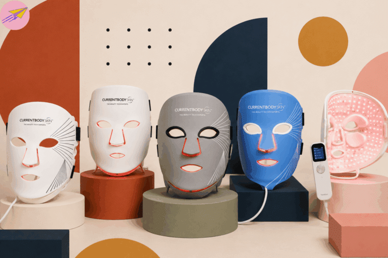 les cinq versions de masques LED CurrentBody que j’ai testées ces derniers mois, alignées sur ma table de salle de bain, chaque contrôleur posé devant son masque respectif. Une vraie petite collection qui m’a permis de comparer directement le poids, la couverture et le confort de chaque modèle.