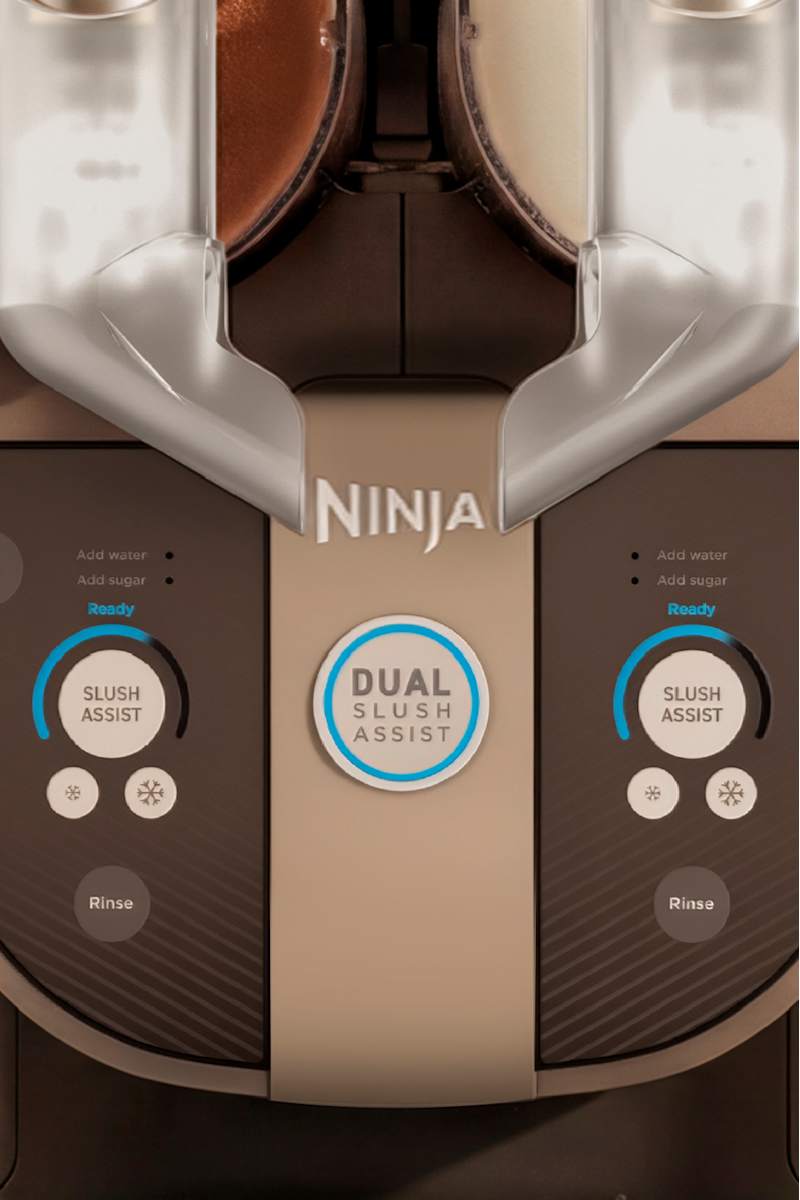 Panneau de commande du Ninja SLUSHi Twist FS701 avec les LEDs bleues SlushAssist allumées