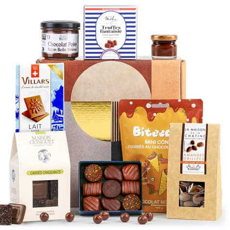 Mes beaux-parents ont déjà tout ce dont ils ont besoin, ce qui rend le cadeau de Noël compliqué chaque année. J'ai commandé sur Bien Manger un coffret de spécialités du Sud-Ouest avec foie gras, confit et vin local, sans savoir exactement ce qu'il contenait avant l'ouverture. Mon beau-père a reconnu deux producteurs qu'il connaissait déjà, ce qui a validé le choix instantanément.